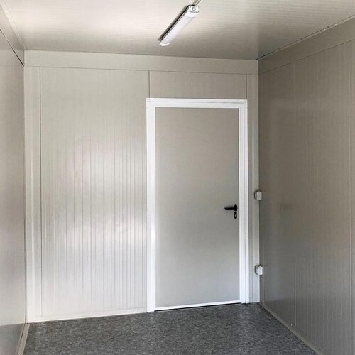 6x2 m isolierter Baustellencontainer ? T�r, Elektroausstattung & Staplertaschen